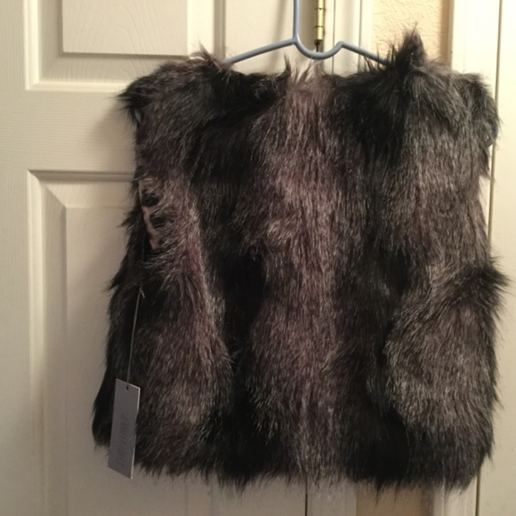 Faux fur vest - Picture 2 of 2